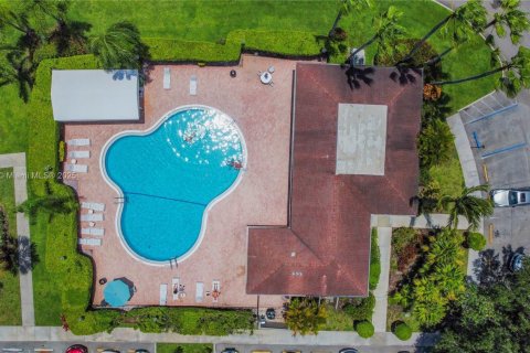 Купить кондоминиум в Коконат Крик, Флорида 2 спальни, 90.86м2, № 1964786 - фото 26