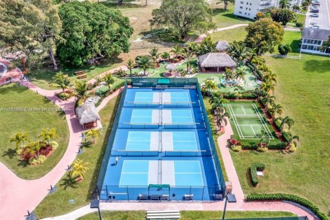 Condominio en venta en Deerfield Beach, Florida, 1 dormitorio, 54.35 m2 № 2013307 - foto 23