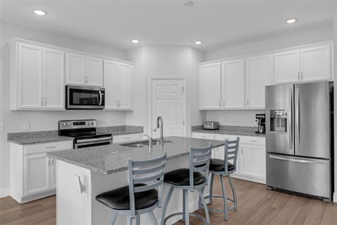 Casa en venta en Winter Park, Florida, 4 dormitorios, 178.37 m2 № 1903005 - foto 4