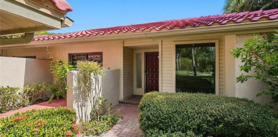 Townhouse in Sarasota, Florida 2 bedrooms, 145.86 sq.m. № 2383564