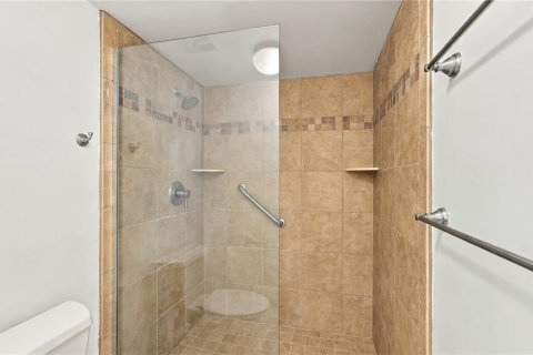 Townhouse in Sarasota, Florida 2 bedrooms, 145.86 sq.m. № 2383564 - photo 16