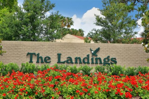 Townhouse in Sarasota, Florida 2 bedrooms, 145.86 sq.m. № 2383564 - photo 25
