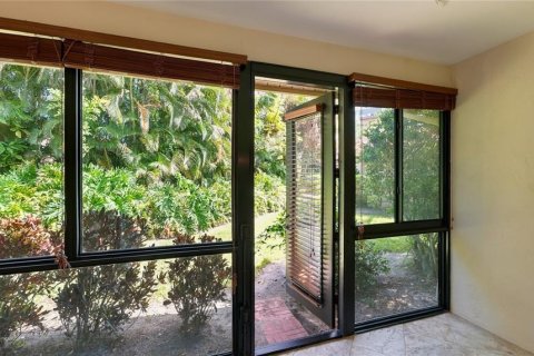 Townhouse in Sarasota, Florida 2 bedrooms, 145.86 sq.m. № 2383564 - photo 22