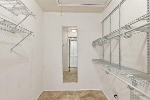 Townhouse in Sarasota, Florida 2 bedrooms, 145.86 sq.m. № 2383564 - photo 17
