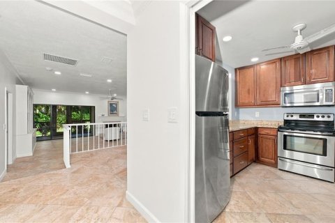 Townhouse in Sarasota, Florida 2 bedrooms, 145.86 sq.m. № 2383564 - photo 5
