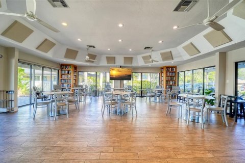 Townhouse in Sarasota, Florida 2 bedrooms, 145.86 sq.m. № 2383564 - photo 28