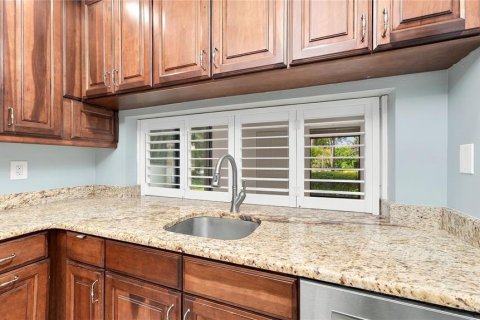 Townhouse in Sarasota, Florida 2 bedrooms, 145.86 sq.m. № 2383564 - photo 7
