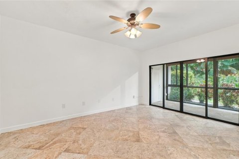 Townhouse in Sarasota, Florida 2 bedrooms, 145.86 sq.m. № 2383564 - photo 13