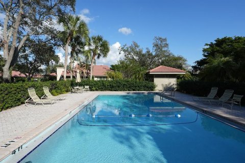 Townhouse in Sarasota, Florida 2 bedrooms, 145.86 sq.m. № 2383564 - photo 24