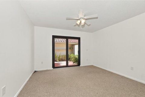 Townhouse in Sarasota, Florida 2 bedrooms, 145.86 sq.m. № 2383564 - photo 19