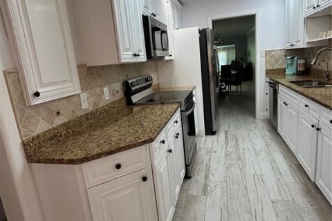 Condominio en venta en Saint Petersburg, Florida, 2 dormitorios, 153.29 m2 № 2280148 - foto 10