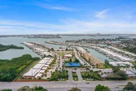 Condominio en venta en Saint Petersburg, Florida, 2 dormitorios, 153.29 m2 № 2280148 - foto 16