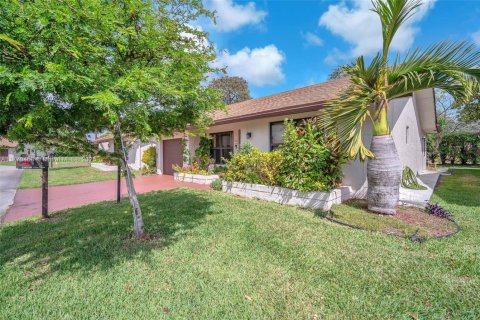 House in Deerfield Beach, Florida 2 bedrooms, 137.31 sq.m. № 1699985 - photo 4