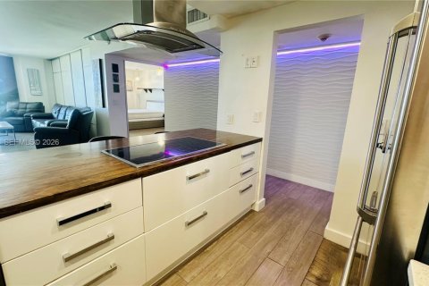 Купить кондоминиум в Санни-Айлс-Бич, Флорида 1 спальня, 92.9м2, № 2043874 - фото 10