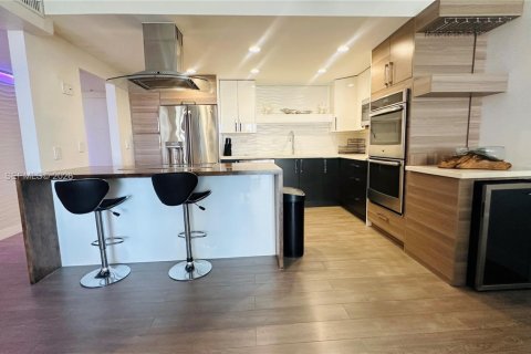 Купить кондоминиум в Санни-Айлс-Бич, Флорида 1 спальня, 92.9м2, № 2043874 - фото 7