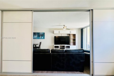 Купить кондоминиум в Санни-Айлс-Бич, Флорида 1 спальня, 92.9м2, № 2043874 - фото 24