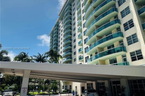 Купить кондоминиум в Санни-Айлс-Бич, Флорида 1 спальня, 92.9м2, № 2043874 - фото 26