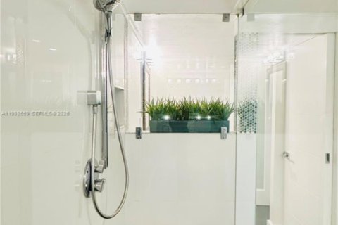 Купить кондоминиум в Санни-Айлс-Бич, Флорида 1 спальня, 92.9м2, № 2043874 - фото 19