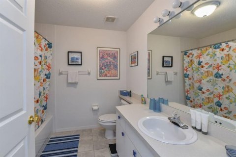 Condo in Sarasota, Florida, 2 bedrooms  № 2199143 - photo 18