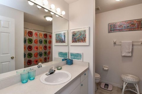 Condo in Sarasota, Florida, 2 bedrooms  № 2199143 - photo 17