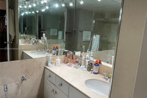Condominio en venta en Miami Beach, Florida, 2 dormitorios, 126.35 m2 № 1714083 - foto 22