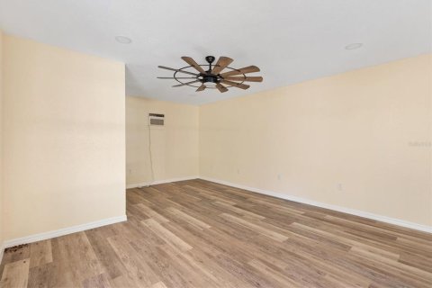 Immobilier commercial à louer à Wildwood, Floride № 1615800 - photo 8