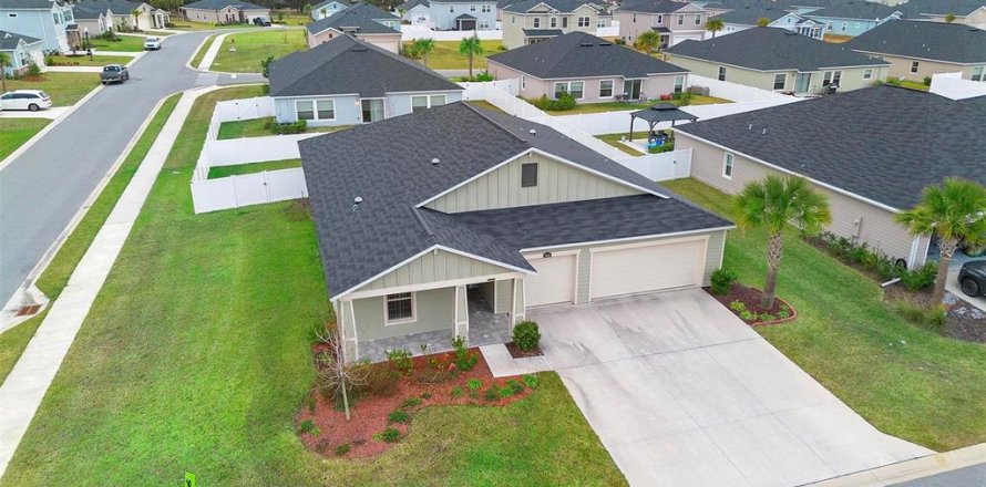 House in FREEDOM CROSSINGS PRESERVE
in Ocala, Florida 4 bedrooms, 241.36 sq.m. № 1532345