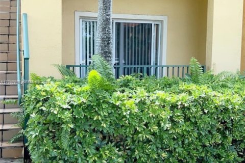 Condo in Doral, Florida, 1 bedroom  № 2087091