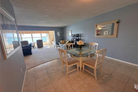 Condo in Gulfport, Florida, 2 bedrooms № 2166306 - photo 8