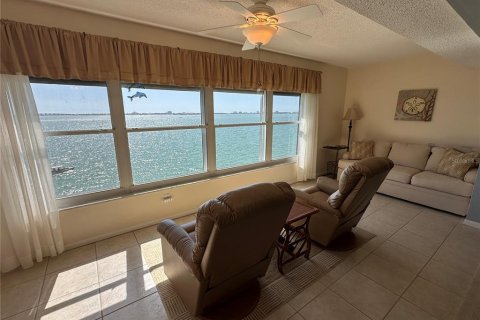 Condo in Gulfport, Florida, 2 bedrooms № 2166306 - photo 12