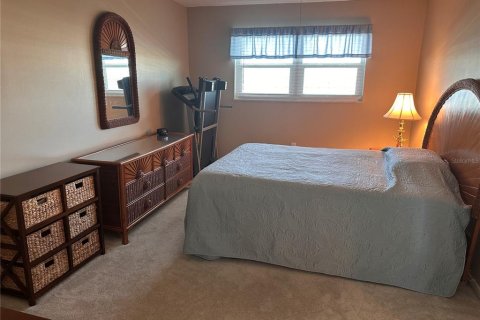 Condo in Gulfport, Florida, 2 bedrooms № 2166306 - photo 14