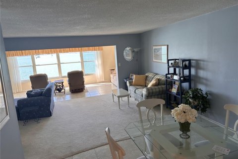 Condo in Gulfport, Florida, 2 bedrooms № 2166306 - photo 10