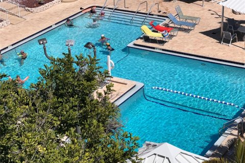 Condo in Gulfport, Florida, 2 bedrooms № 2166306 - photo 22
