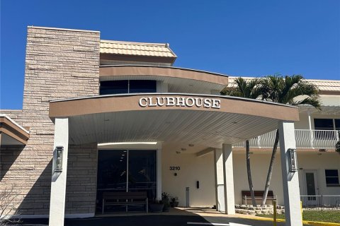 Condo in Gulfport, Florida, 2 bedrooms № 2166306 - photo 21