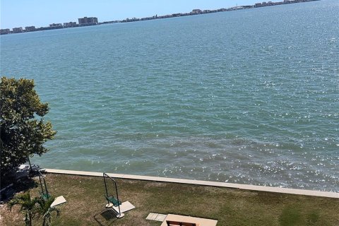Condo in Gulfport, Florida, 2 bedrooms № 2166306 - photo 13