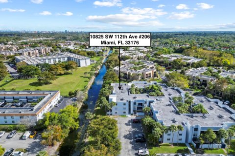 Condo in Miami, Florida, 2 bedrooms  № 2001565 - photo 30