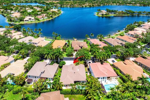 House in Coral Springs, Florida 5 bedrooms, 280.56 sq.m. № 2186600 - photo 4