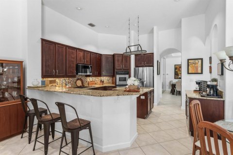 House in Coral Springs, Florida 5 bedrooms, 280.56 sq.m. № 2186600 - photo 16