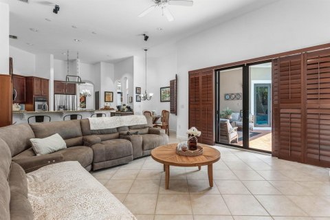 House in Coral Springs, Florida 5 bedrooms, 280.56 sq.m. № 2186600 - photo 12