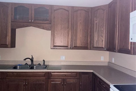 House in New Smyrna Beach, Florida 2 bedrooms, 152.36 sq.m. № 1652035 - photo 5