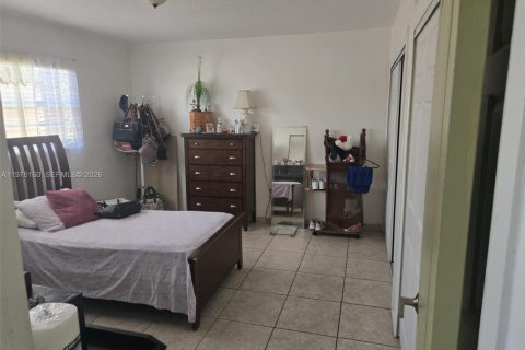 Commercial property in Hialeah, Florida № 2042638 - photo 9