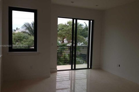 Townhouse in Key Biscayne, Florida 4 bedrooms, 359.9 sq.m. № 2257681 - photo 7