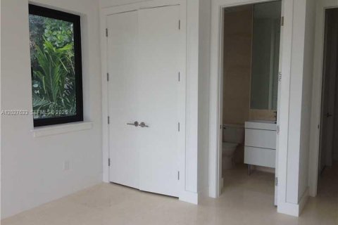 Townhouse in Key Biscayne, Florida 4 bedrooms, 359.9 sq.m. № 2257681 - photo 5