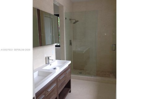 Townhouse in Key Biscayne, Florida 4 bedrooms, 359.9 sq.m. № 2257681 - photo 6