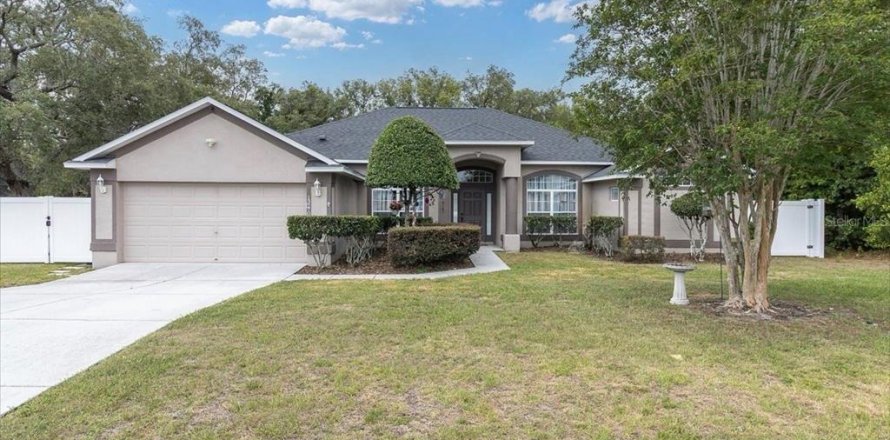 House in Spring Hill, Florida 3 bedrooms, 186.08 sq.m. № 2218336