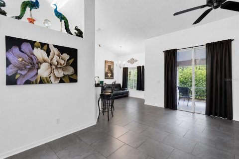 House in Spring Hill, Florida 3 bedrooms, 186.08 sq.m. № 2218336 - photo 3