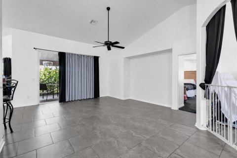 House in Spring Hill, Florida 3 bedrooms, 186.08 sq.m. № 2218336 - photo 5