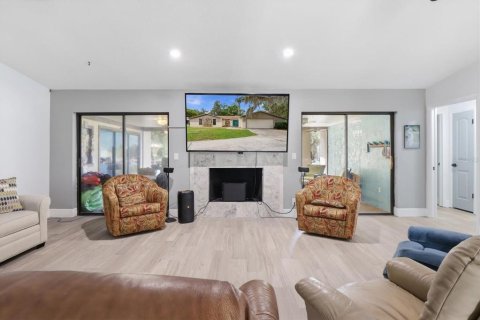 Villa ou maison à vendre à Homosassa, Floride: 3 chambres, 169.36 m2 № 2132468 - photo 15
