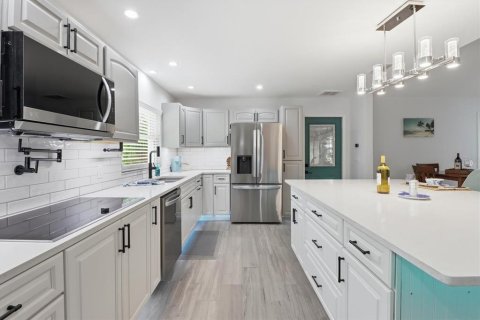 Villa ou maison à vendre à Homosassa, Floride: 3 chambres, 169.36 m2 № 2132468 - photo 12