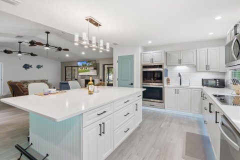 Villa ou maison à vendre à Homosassa, Floride: 3 chambres, 169.36 m2 № 2132468 - photo 11